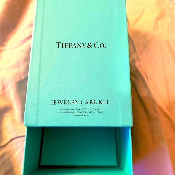 Brand new authentic empty Tiffany box with booklet of jewerly cleaner, must have - Picture 3 of 5